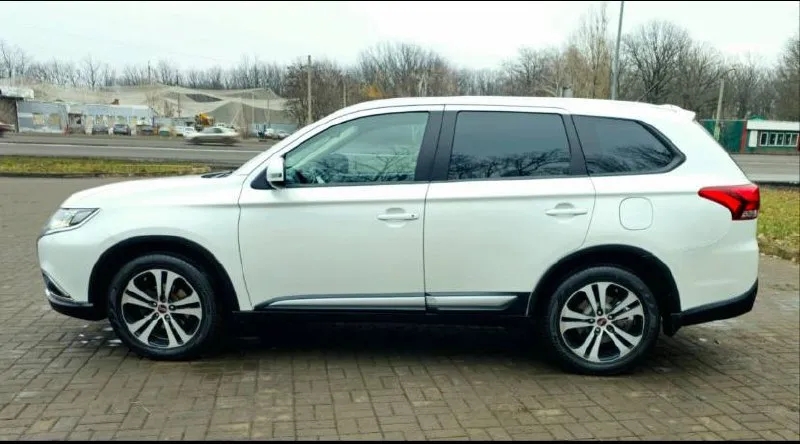 🚗🅰️mitsubisi autlender 📅год выпуска: 2016 🚘не бита не крашена ✈️один владелец 📦кпп: автомат ⚙️двигатель:2.0л 💴цена: 1.620т₽ 🗺️пробег:143.000 км объем 2.0 -полностью обслужена -полный привод -усилитель руля -круиз контроль -4 эл стеклоподъёмника - зеркала с подогревом и эл складыванием -датчик света -датчик дождя -мультируль -акустика, aux, usb -камера задниго вида - подушки безопасности (airbag), abs, esp. +79496164847 +79496164847 📞 звоните: +7(949)6164847 - фотография - 3