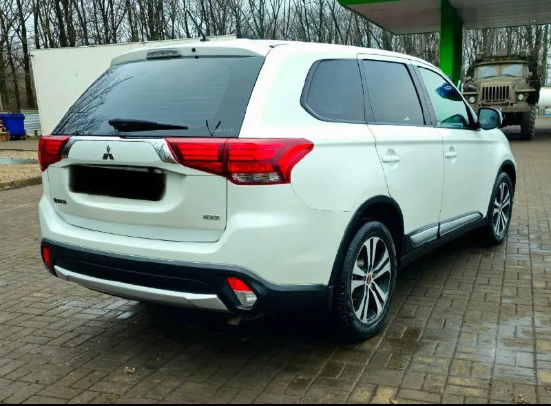 🚗🅰️mitsubisi autlender 📅год выпуска: 2016 🚘не бита не крашена ✈️один владелец 📦кпп: автомат ⚙️двигатель:2.0л 💴цена: 1.620т₽ 🗺️пробег:143.000 км объем 2.0 -полностью обслужена -полный привод -усилитель руля -круиз контроль -4 эл стеклоподъёмника - зеркала с подогревом и эл складыванием -датчик света -датчик дождя -мультируль -акустика, aux, usb -камера задниго вида - подушки безопасности (airbag), abs, esp. +79496164847 +79496164847 📞 звоните: +7(949)6164847 - фотография - 5
