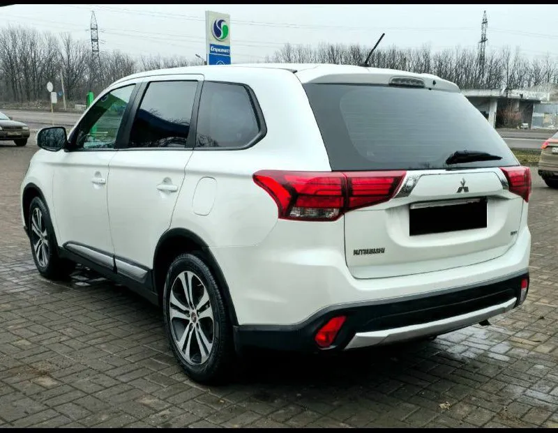 🚗🅰️mitsubisi autlender 📅год выпуска: 2016 🚘не бита не крашена ✈️один владелец 📦кпп: автомат ⚙️двигатель:2.0л 💴цена: 1.620т₽ 🗺️пробег:143.000 км объем 2.0 -полностью обслужена -полный привод -усилитель руля -круиз контроль -4 эл стеклоподъёмника - зеркала с подогревом и эл складыванием -датчик света -датчик дождя -мультируль -акустика, aux, usb -камера задниго вида - подушки безопасности (airbag), abs, esp. +79496164847 +79496164847 📞 звоните: +7(949)6164847 - фотография - 6