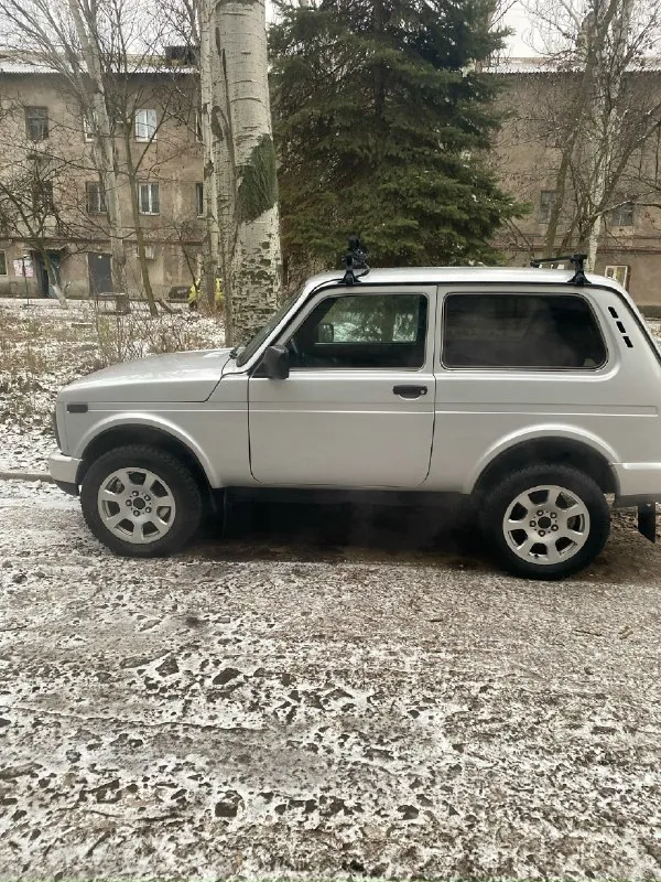 Нива урбан 2019 года 68т. пробег полная комплектация кондиционер подогрев сидений и зеркал абс элект... - фотография