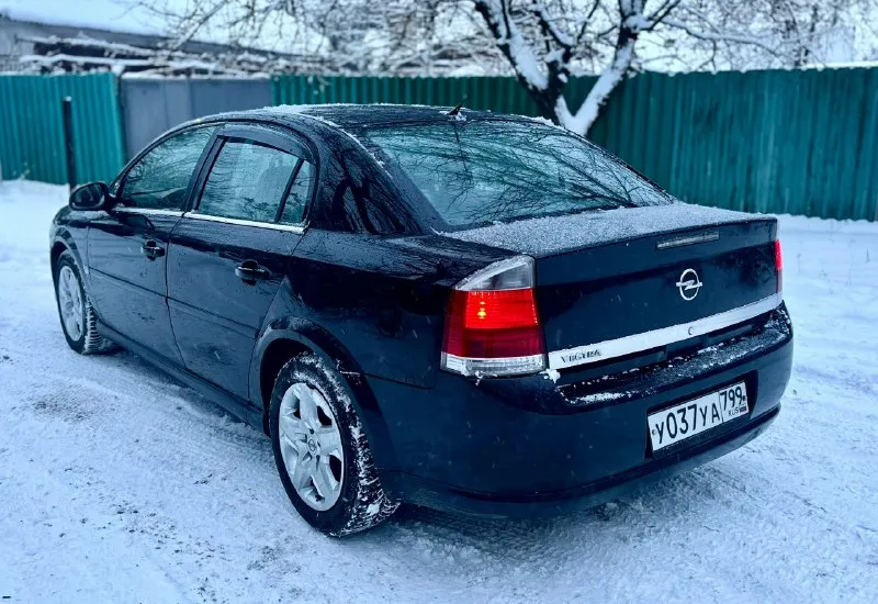 Продаю срочно торг у капота. 465 тыс. руб. opel vectra c рейсталинг 2007 1.8 безнин механика. родной пробег 235тыс. км. 3 собственника. птс оригинал. автотека зеленейшая. авто в хорошем состоянии без вложений. мотор не дымит не троит, ходовая перебрана, коробка без проблем. кузов в нормальном состоянии для своих лет. салон чистый и ухоженный. богатая комплектация. зимняя резина, новый акб, новое масло фильтра, ремень грм только поменял, фазики тоже новые только заменил, модуль зажигания не давно поменял. ходовую всю перебрал. авто полностью обслужена и готова к дальнейшей эксплуатации. документы в полном порядке юредически чистая. любое переоформление. осмотр донецк +79493114199 +79895340753 телеграмм 📞 звоните: +7(949)3114199 - фотография - 3