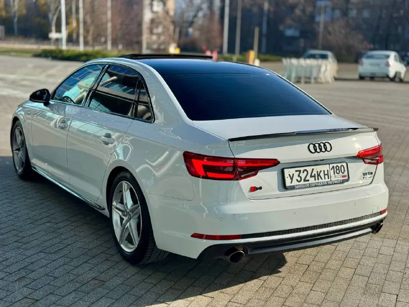 Продам свою машину audi a4 sport 2.0 tfsi quattro (s line) 2017 год (полный привод) мощность двигателя 249л. с, сделан stage 1. +- 320л. с s tronic. сделан легкий выхлоп звучит приятно. родной пробег 157 тысяч авто официал, не пригнанный что касается технической части масла фильтра меняю каждые 7 тысяч от замены до замены масла не берет что касается ходовой вложений никаких не требует как и по технической части все обслужено. кузов в отличном состоянии машина очень красивая и выделяется из потока. едет авто очень бодро ездить одно удовольствие! что касается комплектации в редкой и богатой комплектации оpигинaльные диски audi r18. чepный потолок. люк, комбинированная обивка сидений материалом alcantara (перфорированным) с кожей, с оттиском s line на спинках передних сидений полный электро пакет, электро зеркала, электро сидений, круиз контроль, 3х зонный климат контроль, датчик дождя, датчик света, подогревы сидений, подогрев руля, подогрев лобового, подогрев зеркал, под рулевые лепестки, выбор режима езды кнопка старт стоп. стоит расширенный планшет с сохранением заводского меню. и так далее расписывать много. я собственник оформлена на меня продавать буду я!! от машины не избавлюсь за машину не стыдно цена 2.250.000 кто приедет с деньгами будет хороший торг при виде денег. так же возможен обмен с вашей доплатой нахожусь в донецке +79495721215 - фотография - 4