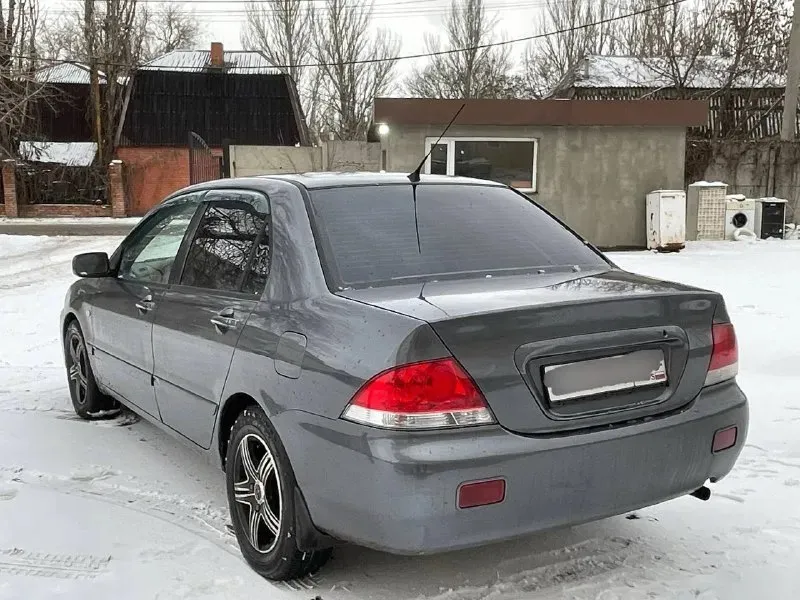 Mitsubishi лансер 9🔥🔥 2005 года без гнили ! дно, пороги, все несущие части целые 👍 документы полный порядок ✅ ходовая часть мячик авто дымит нужно поменять маслосьемники ‼️ цена 🎁 370к +79497921304 +79493182670 донецк 📞 звоните: +7(949)7921304 - фотография - 2