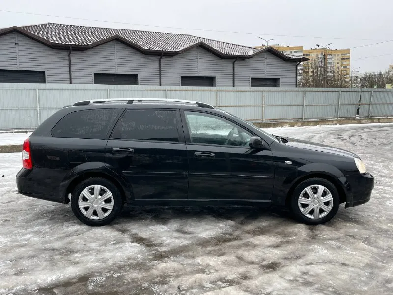 (продам) chivrolet lacetti год выпуска 2008 обьем 1.6 универсал автомобиль без вложений двигатель 1.6 в прекрасном состоянии не дымит не троит масло не расходует тяга отличная коробка без нареканий не хрустит не выбивает ходовая мягкая не стучит не гремит по кузову рыжиков гнили нет дно пороги стаканы аланджероны целые салон чистый ухоженный сидение не продавлены салон не прокурен комплектация кондиционер 4 стеклоподъемника абс 2 подушки безопасности противотуманые фары мультимедиа диски r15 свежая зимняя резина регулировка зеркал обогрев заднего стекла юридически кристальна чиста город осмотра мариуполь номер для звонка +7 (949) 085-43-96 номер для смс +79620026211 (цена) 465.000₽ хороший торг у капота - фотография - 4