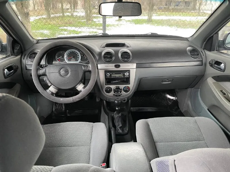 (продам) chivrolet lacetti год выпуска 2008 обьем 1.6 универсал автомобиль без вложений двигатель 1.6 в прекрасном состоянии не дымит не троит масло не расходует тяга отличная коробка без нареканий не хрустит не выбивает ходовая мягкая не стучит не гремит по кузову рыжиков гнили нет дно пороги стаканы аланджероны целые салон чистый ухоженный сидение не продавлены салон не прокурен комплектация кондиционер 4 стеклоподъемника абс 2 подушки безопасности противотуманые фары мультимедиа диски r15 свежая зимняя резина регулировка зеркал обогрев заднего стекла юридически кристальна чиста город осмотра мариуполь номер для звонка +7 (949) 085-43-96 номер для смс +79620026211 (цена) 465.000₽ хороший торг у капота - фотография - 8