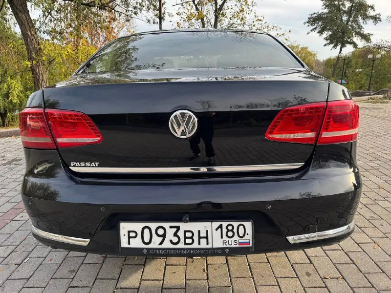 Продам volkswagen passat b7 2012 г. 1.8 (152 л. с) комплектация «comfortline» имеется 2-х зонный климат контроль, мульти руль, датчики парковки, так же есть датчик света, передние и задние электростеклоподъемники, подогрев сидений, обогрев зеркал, и обогрев лобового стекла, кожаный руль, бортовой компьютер. задний и передний парктроник. присутствует система антиблокировки тормозов, а так же система экстренного торможения. освещение адаптивное, фары противотуманные. коробка, двигатель, ходовка работают без нареканий. резина зимняя, протектор хороший. автомобиль в идеальном состоянии, без вложений. пробег 185т. родной не скручен. два владельца по птс. переоформление без проблем. возможен обмен ! цена 1.070 +79494979811 - фотография - 4