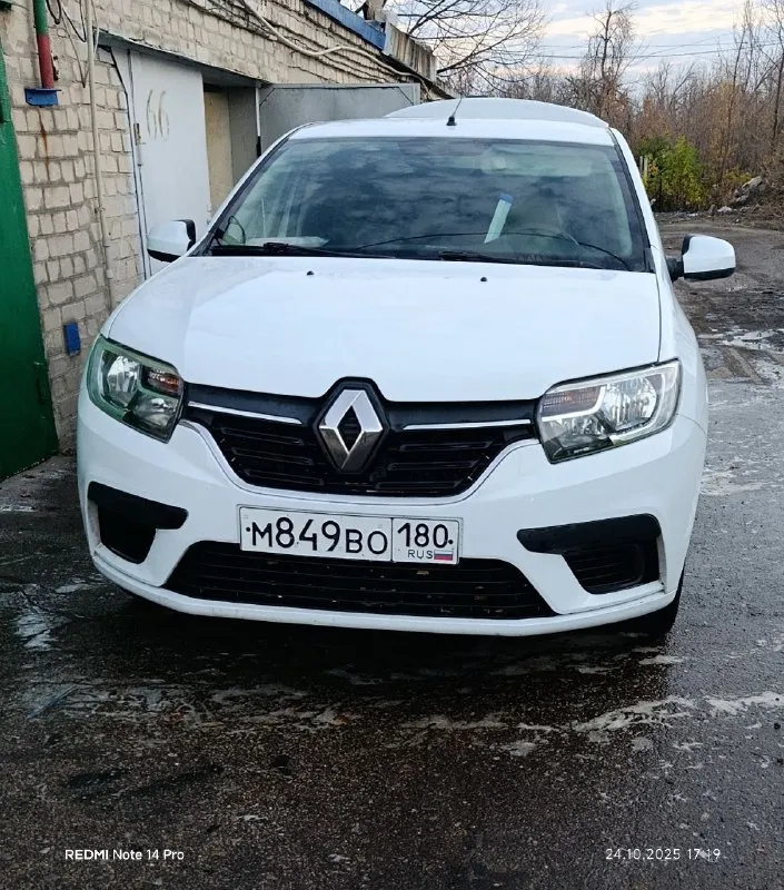 Продам логан 2, год 2018 машина в идеале как внешне так и технически. цена 800.+79493387066 - фотография