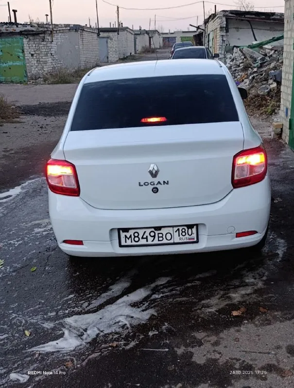 Продам логан 2, год 2018 машина в идеале как внешне так и технически. цена 800.+79493387066 - фотография - 4