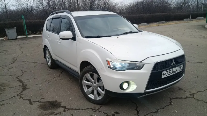 Mitsubishi оутландер xl рестайлинг 2011г. в 2,4л 220т. км 4wd климат контроль. 4 эсп датчик света. подогрев сидений. климат контроль. кожаный салон. мультимедиа. камера заднего вида. сигнализация с обратной связью. установлены новые дхо 2-х режимные. сделана качественная шумоизоляция дверей и багажного отделения, салон кожаный трансформер в хорошем состоянии, эво ковры вплоть до багажника, обслужена выхлопная система (новый не громкий приятный бархатистый выхлоп). резина зима в хорошем состоянии. осмотр г. алчевск цена 1🍋 280тр. т. +79591139030 📞 звоните: +7(959)1139030 - фотография - 3