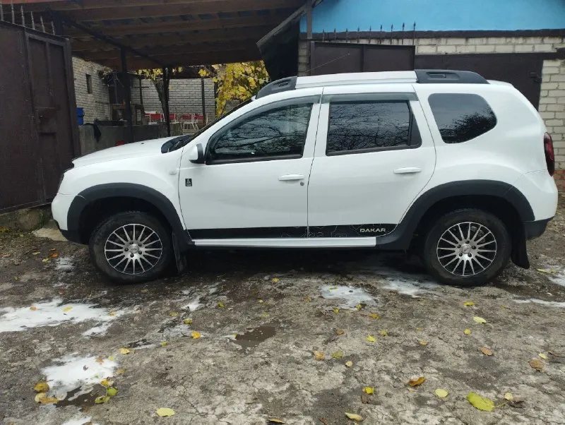 Продам рено дастер/renault duster 2017 года, 3 владельца, в хорошем состоянии, двигатель 2 литра, бензин, полный привод, механика 6-ступка, автомобиль не бит и не крашен, 191 тысяча родного пробега, все стёкла родные, никаких проблем нет, в автомобиле присутствует магнитола teyes, камера заднего вида teyes - sony матрица 4к, сигнализация с автозапуском starline, датчик температуры двигателя. сиденья в качественных чехлах, под чехлами новый салон. за машиной ухаживали, всё обслуживалось вовремя, на обслуживании не экономили. два ключа, оба ключа в чехлах, так же есть книжка по эксплуатации и сервисная книжка в которой записаны все то, за машину не стыдно. цена: 1.265₽ торг при осмотре! телеграмм: @alexander_2200 тел. +7 949 397-68-18 - фотография - 5