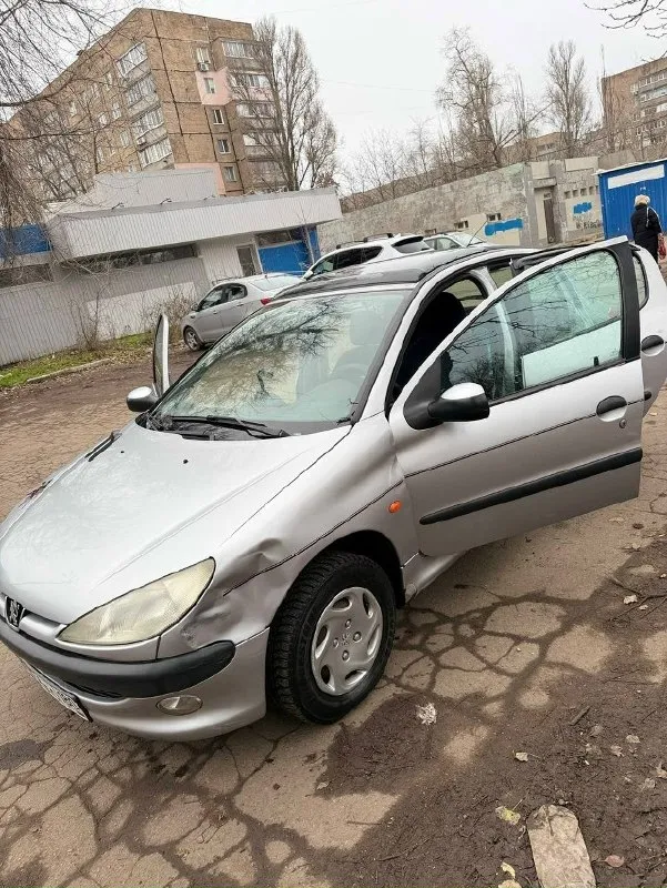 Продам peugeot 206.год 1999.бензин. кузов оценкованый. механика донецк. цена 185.т. руб. тел +794980... - фотография