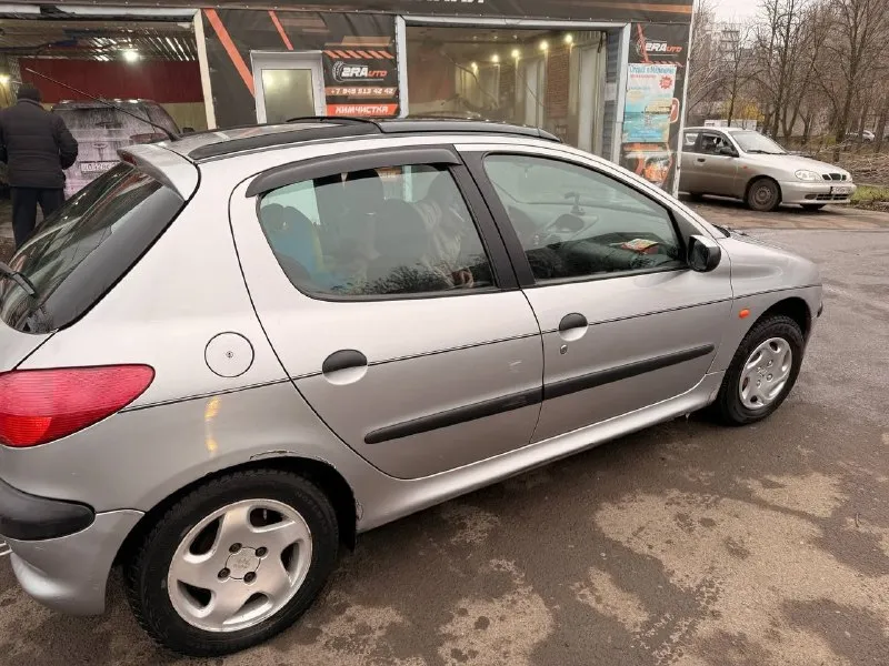 Продам peugeot 206.год 1999.бензин. кузов оценкованый. механика донецк. цена 185.т. руб. тел +79498003232 любое оформление уже на 180. возможен обмен 📞 звоните: +7(949)8003232 - фотография - 4