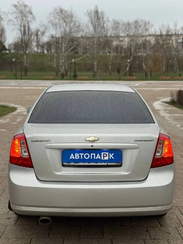 🇰🇵 chevrolet lacetti 💰цена: 670 000р 🏢город: мариуполь 📅год выпуска: 2012 🧾пробег: 124 782км. ⚙️двигатель: 1.6 ⛽топливо: бензин ⚙️кпп: механика 📞 телефон: +7-949-727-41-51 +7-949-551-91-52 +7-989-263-55-56 💾 описание: ✅ кузов без коррозии. ✅ южная эксплуатация. ✅ оригинальный пробег. ✅ техническая часть на 5+ ✅ заводское остекление. ✅ салон как новый. ❄️ кондиционер, гур, abs, 2 airbag, подогрев сидений, android магнитола, зимняя резина, центральный замок, электропакет. улица шевченко 2️⃣6️⃣9️⃣ 🏦 возможна продажа в кредит по двум документам. - фотография - 5