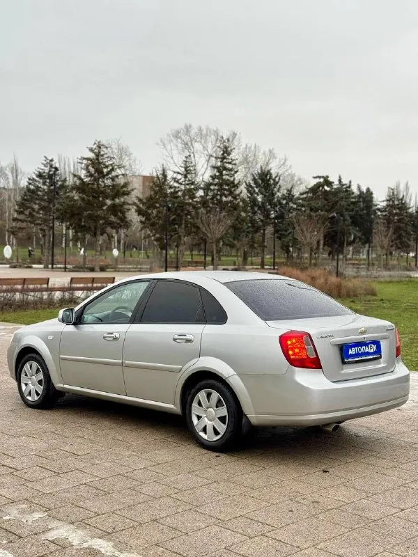 🇰🇵 chevrolet lacetti 💰цена: 670 000р 🏢город: мариуполь 📅год выпуска: 2012 🧾пробег: 124 782км. ⚙️двигатель: 1.6 ⛽топливо: бензин ⚙️кпп: механика 📞 телефон: +7-949-727-41-51 +7-949-551-91-52 +7-989-263-55-56 💾 описание: ✅ кузов без коррозии. ✅ южная эксплуатация. ✅ оригинальный пробег. ✅ техническая часть на 5+ ✅ заводское остекление. ✅ салон как новый. ❄️ кондиционер, гур, abs, 2 airbag, подогрев сидений, android магнитола, зимняя резина, центральный замок, электропакет. улица шевченко 2️⃣6️⃣9️⃣ 🏦 возможна продажа в кредит по двум документам. - фотография - 6