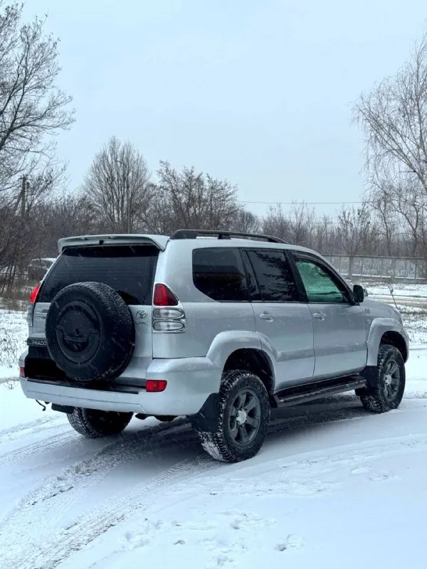 Land cruiser prado 120 2005 год d4d 3.0 дизель акпп пробег 240000 на отличном ходу вложений не требует, в любой мороз запускается с пол оборота, вин на раме в идеальном состоянии, коробка без пинков, ходовая не гремит, два ключа, по документам полный порядок, автотека чистая, цена 1.600 000 торг обмен, донецк киевский район, тел+79493152333 📞 звоните: +7(949)3152333 - фотография - 5