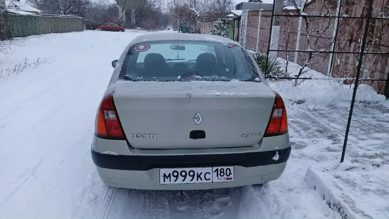 Продам или обмен renault симбол 2003г. двигатель 1.4. 315000км. полная ревизия движка, кпп. замена всех тех. жидкостей (масла, тормозная, антифриз), грм, термостат, радиатор печки, свечи. ходовая: все сайлентблоки, ступичные подшипники, колодки, шаровые, опоры, левый шрус, опоры двигателя. ничего не скрипит, не стучит. минус немного по лкп, гнили нет совсем (оцинкованный). хозяин, оформление любое. без номеров 210000руб. с номерами в лс или +79493917522 📞 звоните: +7(949)3917522 - фотография - 2