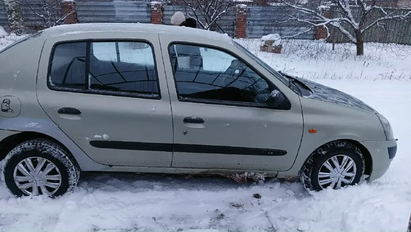 Продам или обмен renault симбол 2003г. двигатель 1.4. 315000км. полная ревизия движка, кпп. замена всех тех. жидкостей (масла, тормозная, антифриз), грм, термостат, радиатор печки, свечи. ходовая: все сайлентблоки, ступичные подшипники, колодки, шаровые, опоры, левый шрус, опоры двигателя. ничего не скрипит, не стучит. минус немного по лкп, гнили нет совсем (оцинкованный). хозяин, оформление любое. без номеров 210000руб. с номерами в лс или +79493917522 📞 звоните: +7(949)3917522 - фотография - 4