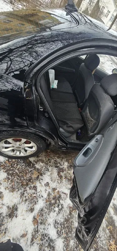 Продам nissan almera classic 1.6 по документам полностью зелёная. работает как часики, ходовая в норме, по кузову есть небольшие нюансы стоит немного приложить руки. вся электроника работает как положено. установлена сигнализация с автозапуском pandora цена 500 000 + торг реальному покупателю. г. донецк звонить или писать в телеграмме +79151567623 📲 tg: andrei semenchenko 📞 звоните: +7(915)1567623 - фотография - 3