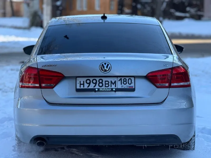 Volkswagen passat (nms).2011г двигатель 2.5 бензин, родной пробег 242т. км, коробка автомат 6ст. хорошая комплектация, подогревы сидений, датчик света, датчик дождя, климат контроль для водителя и пассажира, круиз контроль, расширенная музыка салон в отличном состоянии, кузов в хорошем состояние, ошибок по автомобилю нету, технически полностью обслуженный автомобиль, всё стекла родные включая лобовое 💰цена-1 180 000р 🌐 г. донецк ☎️звоните +79493473195 📞 звоните: +7(949)3473195 - фотография - 6