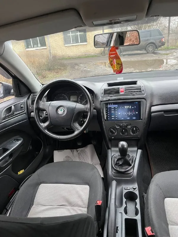 Skoda octavia a5 2008 года, механика. подогрев сидений, подогрев зеркал, кондиционер, музыка планшет, зимняя резина авто в хорошем состоянии на ходу каждый день по документам полный порядок 500.000тыс. ₽ (торг) +79495182506 +79494503573 - фотография - 7