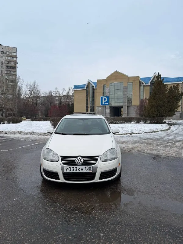 Продам свой автомобиль. 2008 г. 700 000 руб. донецк, днр. двигатель 2,5, коробка автомат классическая. (кто знает, самый надежный двигатель и коробка у фольксвагена). пробег 202 000. кондиционер, эл доводчики, abs, салон кожзам. состояние очень хорошее. владею с 2019 года, ездила девушка. в салоне не курили. авто обслужено полностью. нареканий нет. обращаться в л. с. по тел 79493118152. - фотография - 4