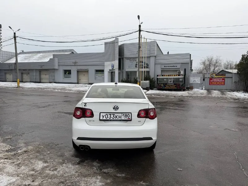 Продам свой автомобиль. 2008 г. 700 000 руб. донецк, днр. двигатель 2,5, коробка автомат классическая. (кто знает, самый надежный двигатель и коробка у фольксвагена). пробег 202 000. кондиционер, эл доводчики, abs, салон кожзам. состояние очень хорошее. владею с 2019 года, ездила девушка. в салоне не курили. авто обслужено полностью. нареканий нет. обращаться в л. с. по тел 79493118152. - фотография - 6