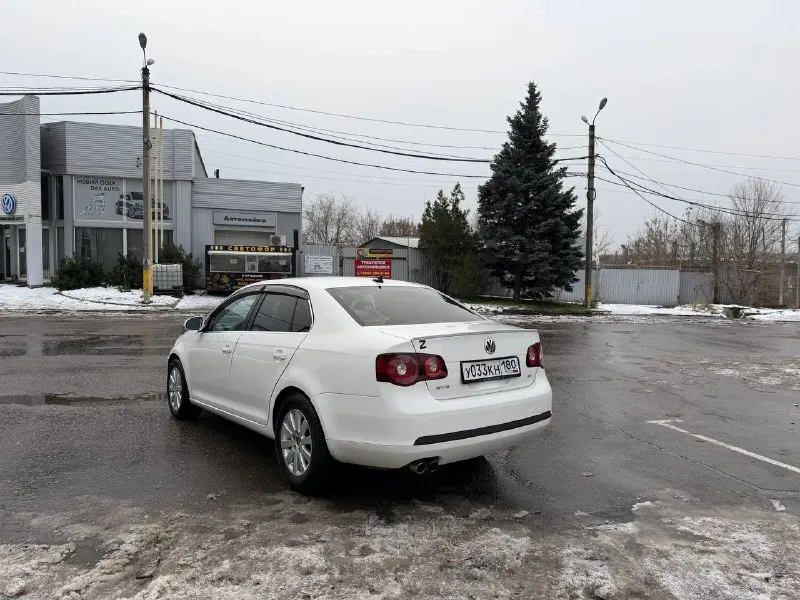 Продам свой автомобиль. 2008 г. 700 000 руб. донецк, днр. двигатель 2,5, коробка автомат классическая. (кто знает, самый надежный двигатель и коробка у фольксвагена). пробег 202 000. кондиционер, эл доводчики, abs, салон кожзам. состояние очень хорошее. владею с 2019 года, ездила девушка. в салоне не курили. авто обслужено полностью. нареканий нет. обращаться в л. с. по тел 79493118152. - фотография - 7