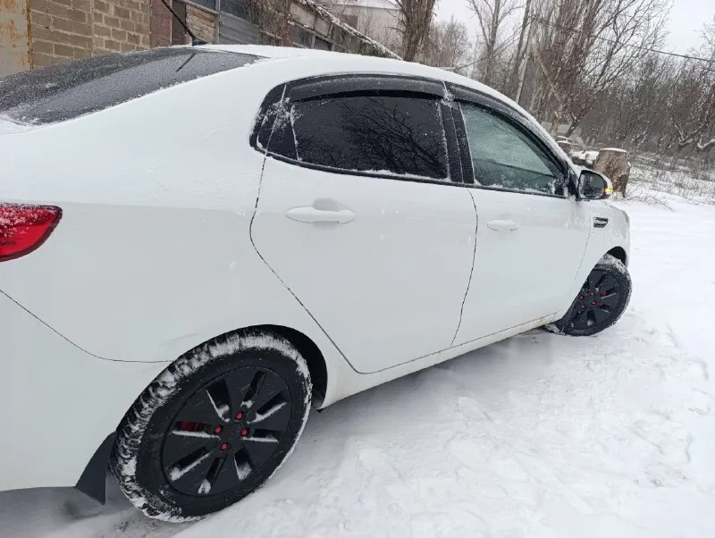 Продажа от собственника:
Kia rio (2012 г. В. ) 🚙
Двигатель: 1.6 123л. С. 🔥
Кпп: механика 5ст 💪
Пробег: 215.800км❤️
Комплектация: максимальная☝️
В комплектации:
-Электростеклоподъёмники в круг ✅
-Климат контроль ✅
-Эл. Усилитель руля ✅
-Мультируль ✅
-Подогрев руля ✅
-Подогрев передних сидений ✅
И многое другое🙂
Машина никогда не подводила, простой, цепной атмосферник в паре с надёжной механикой доставляли без каких-либо проблем даже на дальние расстояния✊
Машина так же своевременно обслуживалась, все расходники менялись вовремя👌
Автомобиль обслужен и готов радовать нового владельца каждый день🤗
Так же отдам комплект летней резины (сезон ещё отходит)
Цена 790.000 т. Р.
Т. +79495771732
📞 Звоните: +7(949)5771732 - фотография - 4