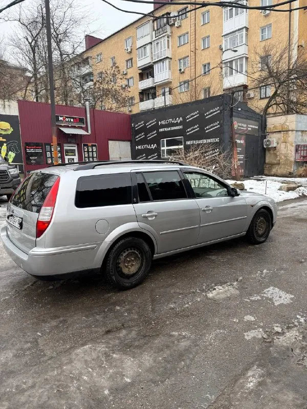 Продам личный автомобиль ford mondeo 3 поколения 2001 года выпуска 1,8 бензин пробег на данный момент 317тыс км комплектация автомобиля: подогрев передних сидений лепестки управления головным устройством 4 стеклоподьёмника с доводчиками климат контроль задние парктроники обогрев заднего, переднего и боковых зеркал дополнительно установленно: головное устройство teyes видеорегистратор снимающий как переднюю часть автомобиля так и заднюю камера заднего вида так же при покупке автомобиля было обработано полностью днище автомобиля освещение автомобиля стоят дорогие линзованные bi-led так же имеются противотуманные фары автомобиль обслуживался только на сто ford в донецке масло ликви молли 5w40 при каждой замене масла естественно менялись все фильтра по мотору, коробке и ходовой никаких нареканий нет единственное нужно уделить внимание переднему и заднему бамперу на фото всё видно цену вижу 380 с реальным покупателем торг автомобиль находится в донецке 📞 звоните: +7(949)5111606 - фотография - 7