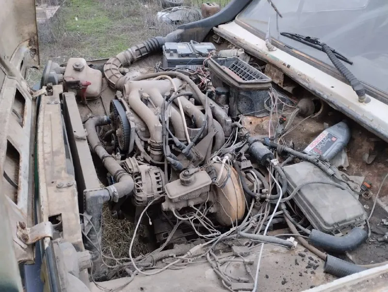 В продаже нива 2121 инжектор. машина в отличном состоянии, двигатель коробка работают отлично, коробка не вылетает 5 ступка, раздатка работает отлично, хороша резина на титанах, люфтованная, днище отличное без дыр и коррозий кузов для своих лет целый весь машина стоит на учете цвет вписан в птс оформление без проблем по желанию могу пригнать куда нужно будет, цена и так залявная для инжекторной 265 000 тыс рублей машина в макеевки +7 (949) 638-01-13 - фотография - 4