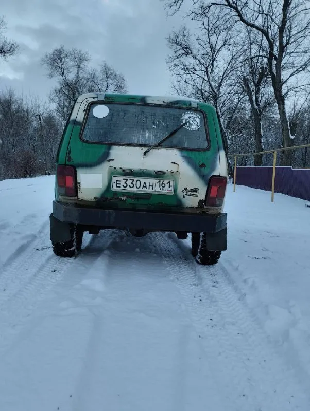 В продаже нива 2121 инжектор. машина в отличном состоянии, двигатель коробка работают отлично, коробка не вылетает 5 ступка, раздатка работает отлично, хороша резина на титанах, люфтованная, днище отличное без дыр и коррозий кузов для своих лет целый весь машина стоит на учете цвет вписан в птс оформление без проблем по желанию могу пригнать куда нужно будет, цена и так залявная для инжекторной 265 000 тыс рублей машина в макеевки +7 (949) 638-01-13 - фотография - 7