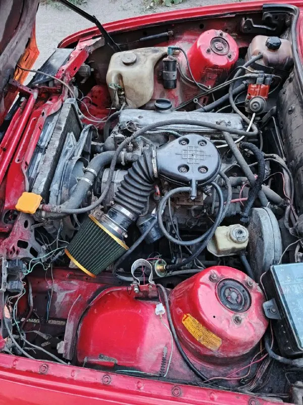 Луганск продам bmw e30 318,на лнр учёте, стояла на мне на временном 5лет, станет на 5лет временный либо полное переоформление с хозяином, имеются укр номера и птс владельца украинский, также временный на меня лнр и номера лнр, связь с хозяином есть, находиться в горловке, мне просто некогда ей заниматься, машинка простаивает, двигатель заменён проехала меньше 1000км на контрактном двигателе, масло бардалли только его лил, расхода масла нет, антифриз заменен, все патрубки заменены, цилиндр сцепления главный и рабочий заменен, тормоза так же, по ходовой перед требует внимания, а так машина на ходу, на зимней резине r15, по машине много что сделано, заменена торпеда, сиденья, вся промовиленна и обесшумленна, с продажей не спешу, с машиной отдам немного новых запчастей, и двигатель цена 220тыс ₽ +79595339760 📞 звоните: +7(959)5339760 - фотография - 4