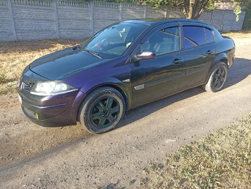 Продам renault меган 2, 2.0л, 2006г. в., пробег 168т. , машина моя, я хозяин, двс и чувствуют себя очень бодро, би- лёд оптика в ближнем, климат в рабочем состоянии, машина не битая и не гнилая, оцинковка, осмотр г. луганск, кому интересно звоните, т. 79591363754 📞 звоните: +7(959)1363754 - фотография - 6