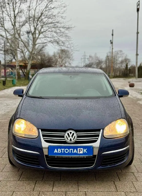 🇩🇪volkswagen jetta а5 💰цена: 720 000р 🏢город: мариуполь 📅год выпуска: 2005 🧾пробег: 162 697км. ⚙️двигатель: 1.6 ⛽топливо: бензин ⚙️кпп: механика 📞 телефон: +7-989-263-55-56 +7-949-551-91-52 +7-949-727-41-51 💾 описание: ✅ 3 владельца, птс оригинал ✅ оригинальный пробег ✅ заводская краска (пара косметических окрасов) ✅ автомобиль оснащен надежным двигателем 1.6 bse ✅ кузов и лакокрасочное покрытие без дефектов ✅ салон в отличном состоянии 🎁 два комплекта резины зима/лето. улица шевченко 269 - фотография - 2