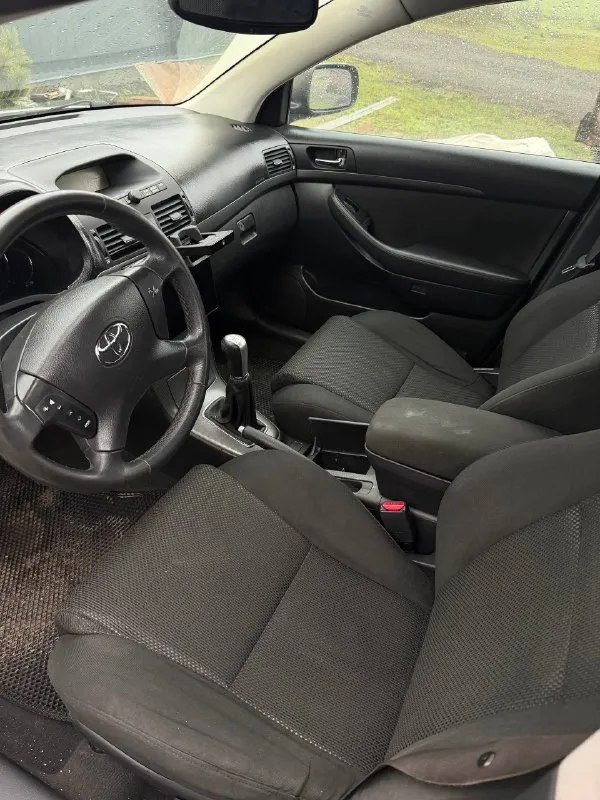 Продам тойоту авенсис 2006 год выпуска мотор 2.0 дизель, коробка механика, по кузову ржавчины нет, есть потертости в ходе эксплуатации, техническая часть в порядке пробег 230 тыс км по документам 2ой владелец, брали по месту цена 750 т. р, торг уместен связь +79496406335 +79902136335 осмотр мариуполь - фотография - 8