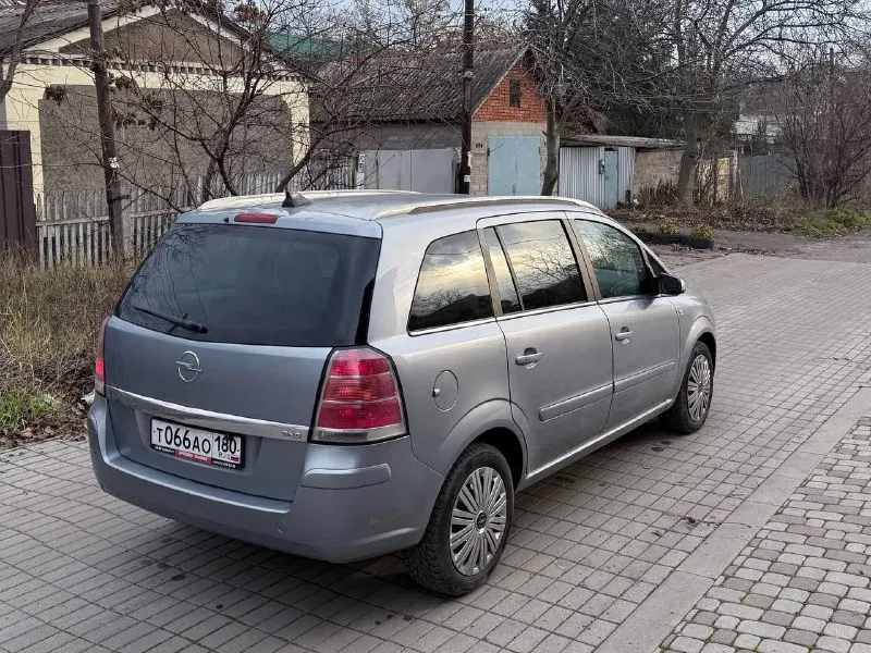 Продам авто opel zafira b ( opel зафира) 1.6 cng цена: 620.000руб пробег: 170.000 (родной пробег) год выпуска: 2007 год город: донецк номер: +7 949 086 06 31 ( telegram) автомобиль в отличном состояние очень надежная семейная и практичная машина. настоящий немец 🇧🇪. отличная комплектация, климат контроль, камера заднего вида и переднего, мультируль, большой дисплей, штатная навигация, 7-ми местная. без дтп, 1 хозяин, птс оригинал, два ключа, новые зимние колёса, масло не расходует, коробка идеальная, электрика вся рабочая, ходовая часть в норме. на остальные вопросы готов ответить по телефону. 📲 tg: ⚡️ 📞 +7(949)0860631 📲 tg: @da83robot 📞 звоните: +7(949)0860631 - фотография - 3