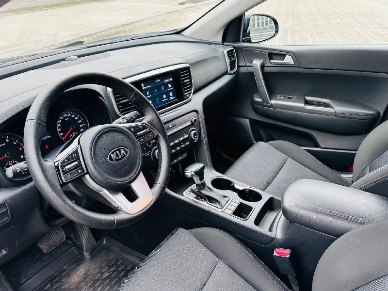 Kia sportage рестайлинг!!!
Официал!!!
2.0 Бензин автомат
2019Г
Автомобиль в заводском окрасе❗️
Один хозяин из автосалона!
Автомобиль в очень хорошем состоянии!!!!
Есть все для комфортного вождения!
Подогрев сидений,
Круиз-контроль,
Климат-контроль,
Камера заднего вида,
Парктроник,
Монитор,
Датчик дождя,
Авто свет,
И многое другое…. .
С документами полный порядок!
Переоформление в мрэо!
Цена1.980₽
Все вопросы по тел
📞 Звоните: +7(949)5722131 - фотография - 9