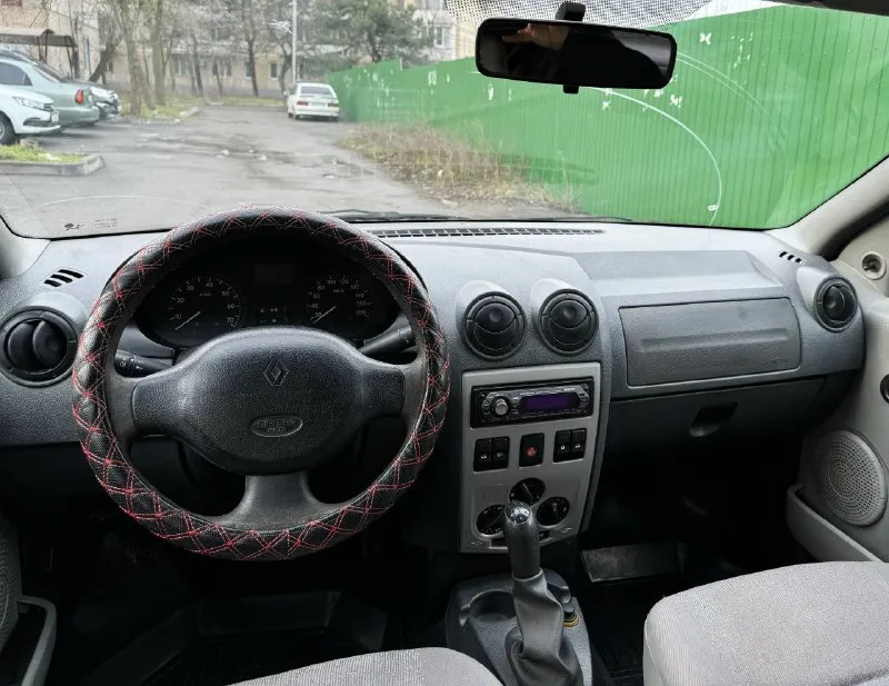 Renault logan цена - 358.000₽ город - мариуполь год выпуска - 2007 пробег - 215.000 км топливо - бензин модификация- 1.6 кпп - механика собственник - да +79497368266 автомобиль в отличном состоянии!!! вложений не требует. кузов без гнили дно отличное документы абсолютно чистые доп. инфо. по телефону. комплектация: эл. подъемники гур abs 2 подушки безопасности - фотография - 6