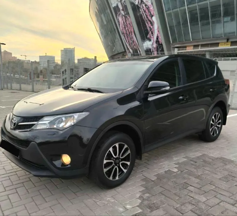 Toyota rav4 2014 год двигатель 2.0 бензин коробка автомат пробег 185 тыс. км автомобиль в отличном состоянии, без дтп, автотека зелёная вложение абсолютно не какого не требует! чистый ухоженный салон, готов на любые проверки с вашей стороны! есть всё для комфортного вождения! двух зонный климат датчик света и дождя подогрев сидений круиз контроль, бортовой компьютер, камера заднего вида, и т д. с документами всё в порядке, продажа с полным переоформлением мрэо 💯 г. донецк 🎁🎁🎁🎁🎁🎁🎁🎁🎁🎁 цена 1.600.₽ звоните остальное по номеру телефона 📞 +7(949)4660985 📞 +79498307562 📞 звоните: +7(949)4660985 - фотография - 2
