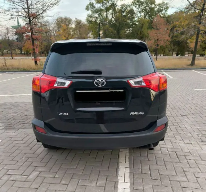 Toyota rav4 2014 год двигатель 2.0 бензин коробка автомат пробег 185 тыс. км автомобиль в отличном состоянии, без дтп, автотека зелёная вложение абсолютно не какого не требует! чистый ухоженный салон, готов на любые проверки с вашей стороны! есть всё для комфортного вождения! двух зонный климат датчик света и дождя подогрев сидений круиз контроль, бортовой компьютер, камера заднего вида, и т д. с документами всё в порядке, продажа с полным переоформлением мрэо 💯 г. донецк 🎁🎁🎁🎁🎁🎁🎁🎁🎁🎁 цена 1.600.₽ звоните остальное по номеру телефона 📞 +7(949)4660985 📞 +79498307562 📞 звоните: +7(949)4660985 - фотография - 7
