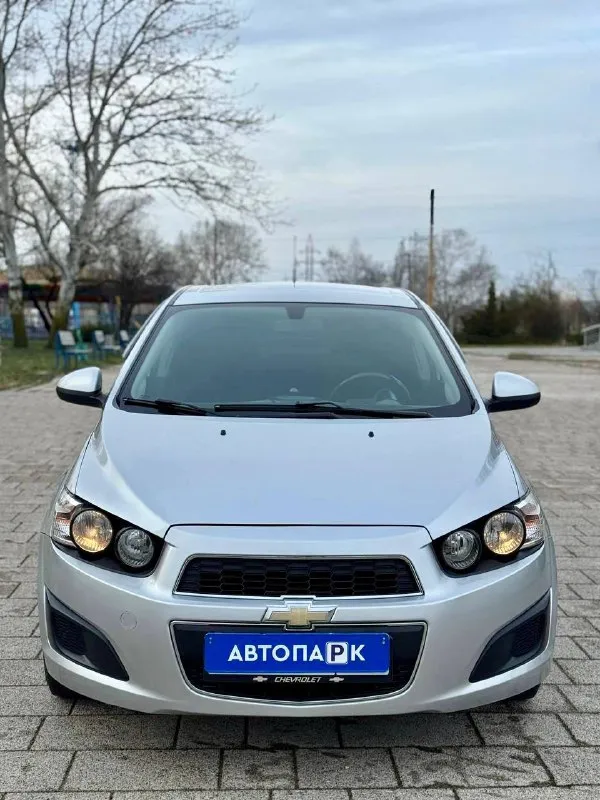 🚘 chevrolet aveo t300 💰цена: 610 000р 🏢город: мариуполь 📅год выпуска: 2013 ⚙️двигатель: 1.6 ⛽топливо: бензин ⚙️кпп: механика 📞телефон: +7-989-263-55-56 +7-949-551-91-52 +7-949-727-41-51 💾 описание: элегантный седан зарекомендовал себя на российском рынке как универсальный, практичный и надежный автомобиль для тех, кому важны экономичность, надёжность и комфорт. - фотография - 2