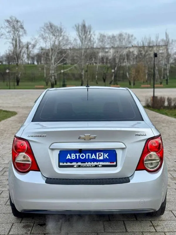 🚘 chevrolet aveo t300 💰цена: 610 000р 🏢город: мариуполь 📅год выпуска: 2013 ⚙️двигатель: 1.6 ⛽топливо: бензин ⚙️кпп: механика 📞телефон: +7-989-263-55-56 +7-949-551-91-52 +7-949-727-41-51 💾 описание: элегантный седан зарекомендовал себя на российском рынке как универсальный, практичный и надежный автомобиль для тех, кому важны экономичность, надёжность и комфорт. - фотография - 5