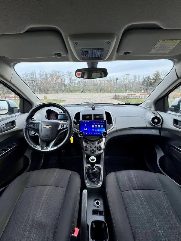 🚘 chevrolet aveo t300 💰цена: 610 000р 🏢город: мариуполь 📅год выпуска: 2013 ⚙️двигатель: 1.6 ⛽топливо: бензин ⚙️кпп: механика 📞телефон: +7-989-263-55-56 +7-949-551-91-52 +7-949-727-41-51 💾 описание: элегантный седан зарекомендовал себя на российском рынке как универсальный, практичный и надежный автомобиль для тех, кому важны экономичность, надёжность и комфорт. - фотография - 8