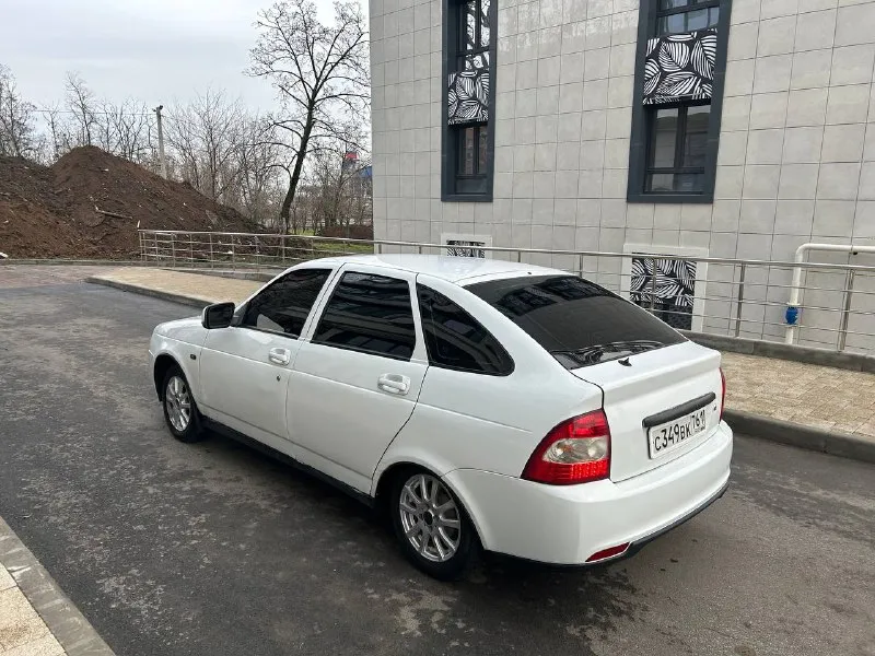 Продам ваз приору 2010 год, двигатель 1.6 16 клапанов 126й, кпп механика 7 ряд, пробег 230 к родной указан автотекой, из последнего было заменено ремень грм ролики помпа, масла антифриз, ходовая часть dmfi, вся перебрана, едет мягинко тихо и бодро, усилитель руля элькростекло подъемники, музыка тонировка, новая зимняя резина летняя в комплект отдам к машине, по кузову возрастные нюансы присутствует с документами полный порядок цена 265.000 тел +79490371812 мариуполь - фотография - 5