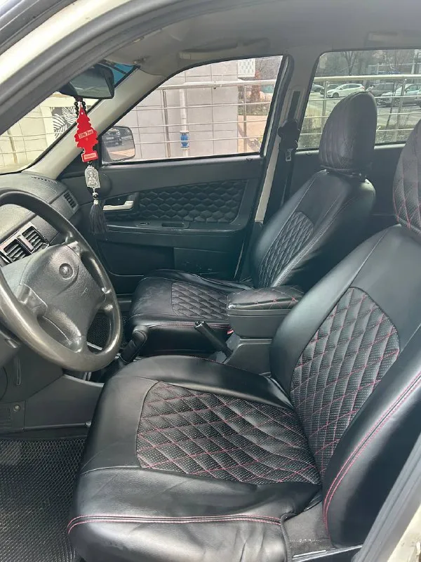 Продам ваз приору 2010 год, двигатель 1.6 16 клапанов 126й, кпп механика 7 ряд, пробег 230 к родной указан автотекой, из последнего было заменено ремень грм ролики помпа, масла антифриз, ходовая часть dmfi, вся перебрана, едет мягинко тихо и бодро, усилитель руля элькростекло подъемники, музыка тонировка, новая зимняя резина летняя в комплект отдам к машине, по кузову возрастные нюансы присутствует с документами полный порядок цена 265.000 тел +79490371812 мариуполь - фотография - 8