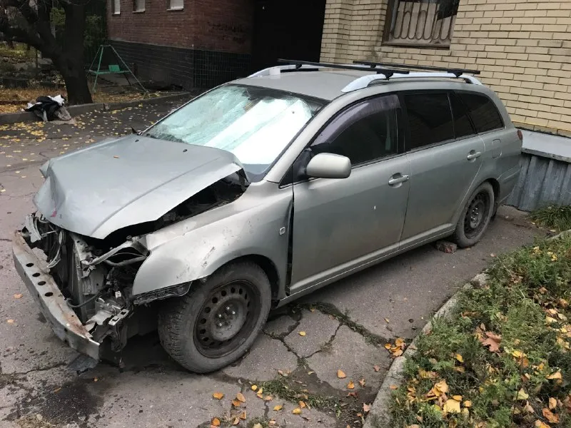 Продам. toyota avensis 2004г. , 1.8 бензин, под восстановления или разбор +7 949 322 06 08 📲 tg: sergei 📞 звоните: +7(949)3220608 - фотография - 2