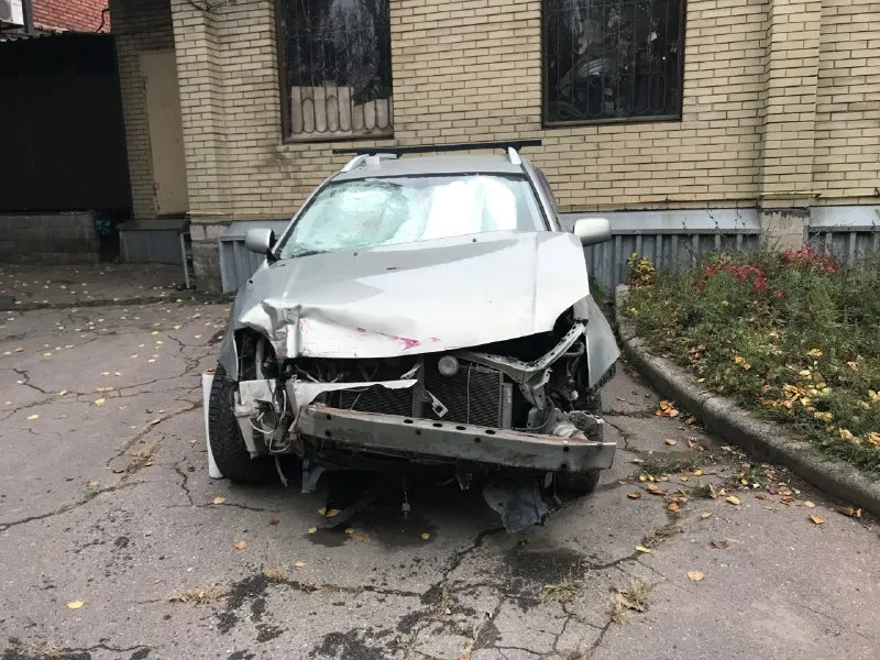 Продам. toyota avensis 2004г. , 1.8 бензин, под восстановления или разбор +7 949 322 06 08 📲 tg: sergei 📞 звоните: +7(949)3220608 - фотография - 3