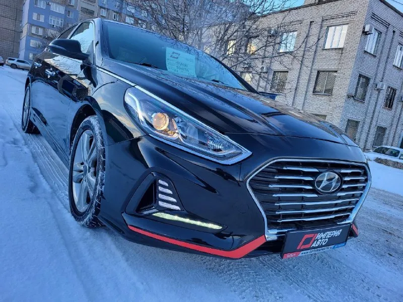 Продам hyundai соната,2017 года, двигатель 2.4 бензин обычный атмосферник, пробег 75000 миль, 4 электростеклоподъемника, мультируль, кнопка старт-стоп, подогрев сидений, кожаный салон, подогрев зеркал, подогрев лобового стекла. хороший чистый и ухоженный салон. автомобиль пригонялся из америки, автомобиль обслужен. документы в полном порядке. цена 1.650000₽. осмотр в г. алчевск. кого заинтересовал - остальная информация по телефону +79591809356 телеграмм, вотсап 📞 звоните: +7(959)1809356 - фотография - 2