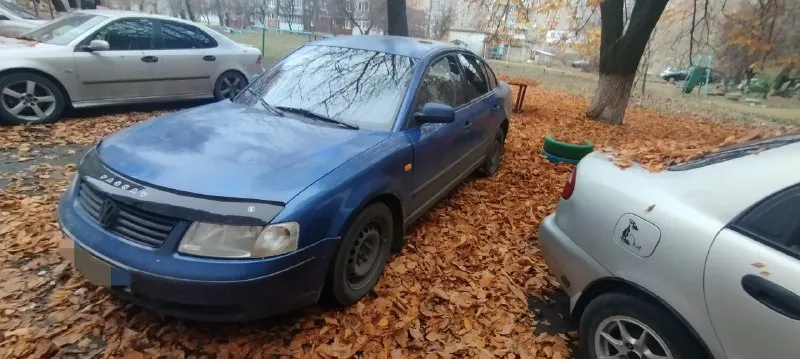 Продам passat b5 1998г. в 1.8 турбо, в не плохом состоянии, ходовка перебрана, двс работает ровно, работает хорошо, едет бодро, по лкп на 3, кузов не гнилой, масла везде заменены. цена 300 г. макеевка +79498078040 📞 звоните: +7(949)8078040 - фотография - 5