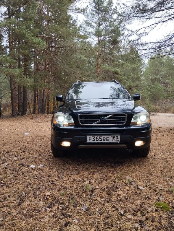 Volvo xc90, 2007 года выпуска, автомат, бензин, полный привод. пробег - 190 тыс. км. объём двигателя - 2,5. не бита, не крашена, гаражное хранение. электропакет, эл. стеклоподъемники, кондиционер, бортовой компьютер, мультируль, парктроник, климат контроль, подогрев зеркал, тонирование стёкол, датчик света, подогрев сидений, круиз контроль, кожаный салон, память сидений, эл. регулировка сидений, усилитель руля, акустика, магнитола, сабвуфер, abdе и absе, espе, ксенон, дневные ходовые огни, центральный замок, сигнализация, подушка безопасности (airbag), иммобилайзер. продаю автомобиль в отличном состоянии. машина полностью обслужена и готова к эксплуатации. вложены значительные средства: заменены втулка углового редуктора, сам редуктор, сальники, шрус кардана, насос муфты haldex с оригинальным фильтром, новый радиатор охлаждения и задние пружины. все работы подтверждены заказ-нарядами, использовано оригинальное масло. за последние полгода инвестировано более 300 000 📞 звоните: +7(949)3779738 - фотография - 3